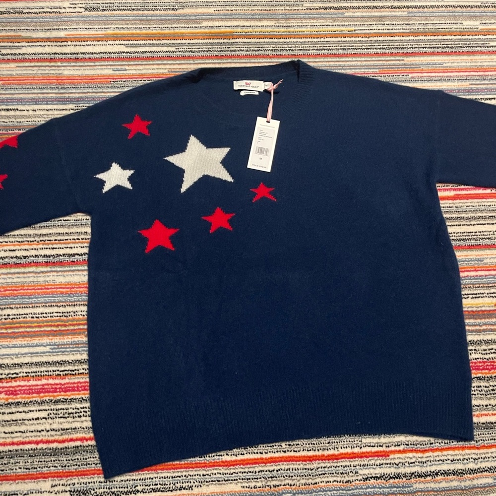 Navy vineyard vines cashmere sweater with red stars, never worn. New with tags